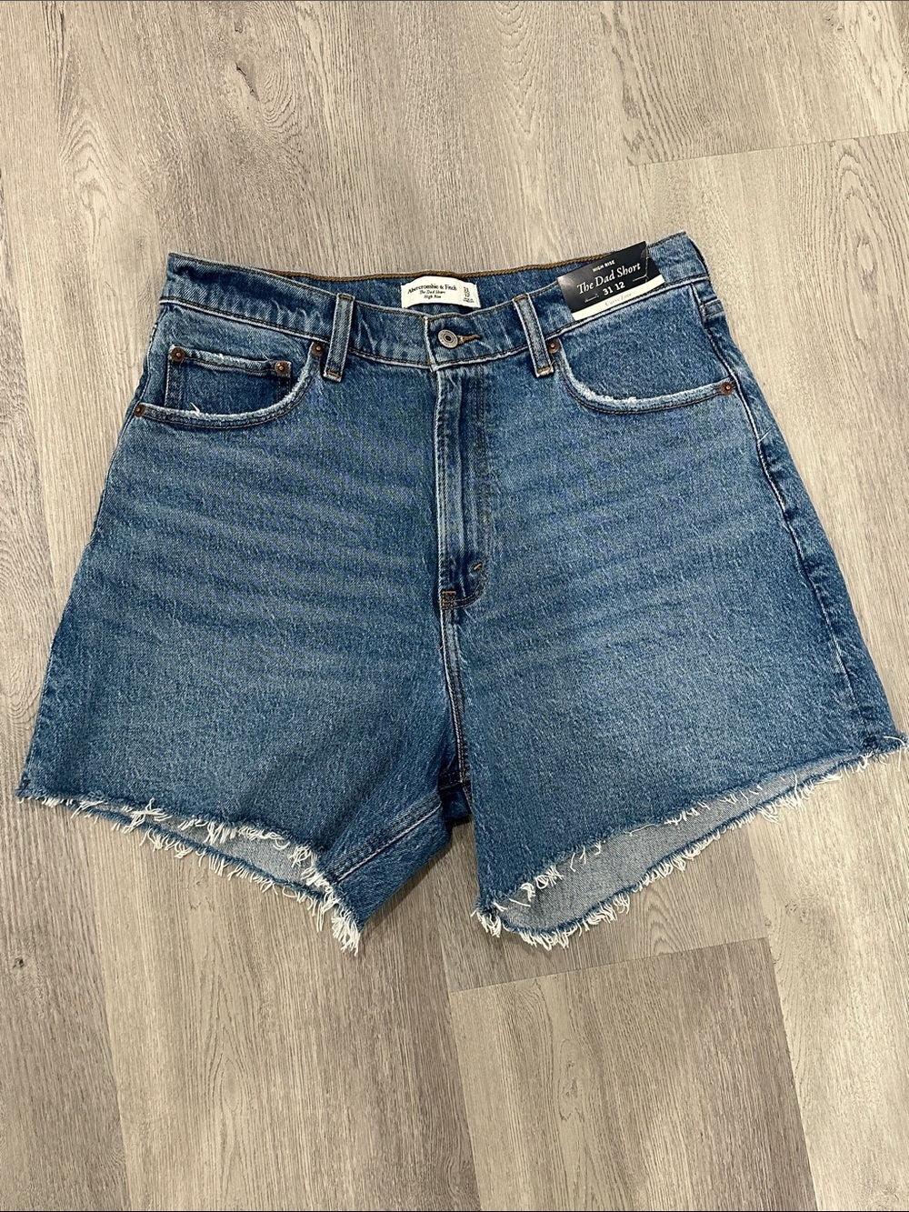NWT Abercrombie Curve Love “The Dad Short High-Rise” Denim